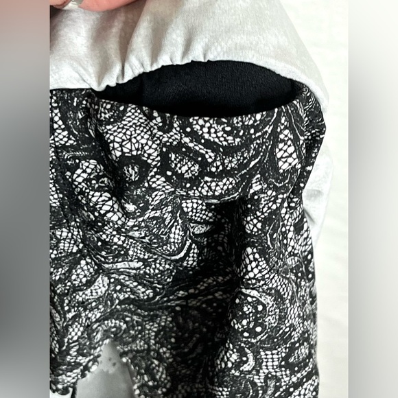 Lululemon Hit It Short 3.5” Lightweight Lace Activewear Running Yoga Fitness Gym - Picture 10 of 12